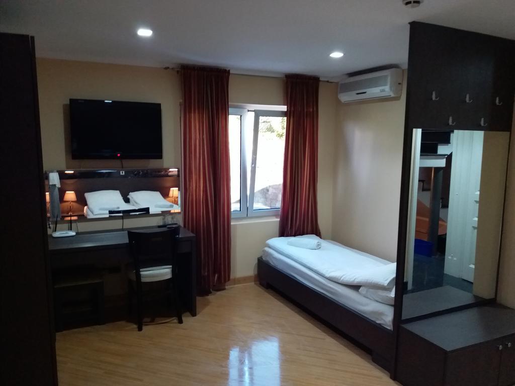 سراييفو Hotel Vila Hayat المظهر الخارجي الصورة