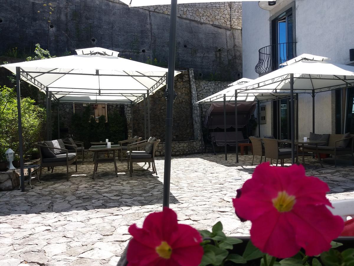 سراييفو Hotel Vila Hayat المظهر الخارجي الصورة